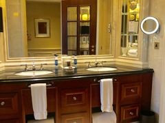 -广州富力丽思卡尔顿酒店