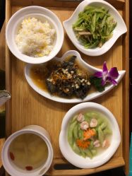 -卓玥国际月子会所(罗山路店)