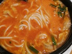 -花馬肆.云南过桥米线(汉神购物广场现场熬汤店)
