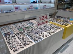 -J-Optical佳视明眼镜·蔡司视觉(青岛金茂览秀城店)