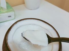 -志龙皇冠吃货椰子铺