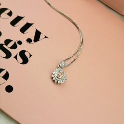 -威德钻石-克拉钻大本营(南京东路店)