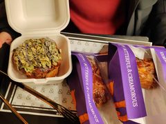 法式开心果巴布卡肉桂卷-BUTTERFUL&CREAMOROUS 黄油与面包(西单大悦城店)