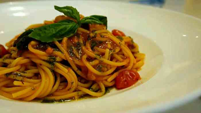 yummy pasta 亚米意面-"地址 就在原来的红泥门口,非常好找环境.