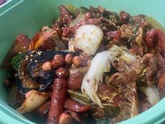 -愉肴麻辣香锅(中山路店)