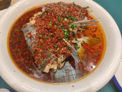 剁椒鱼头王-陆公馆(新华西路店)