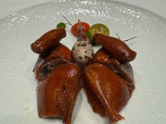 脆皮玻璃乳鸽-山泉粤宴(广东大厦店)