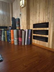 -威思丽高温瑜伽会馆