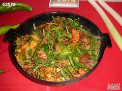 平锅炒烤小牛肉-枫林饺子