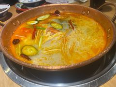 -洱火云南酸菜牛肉火锅(石景山当代商城店)