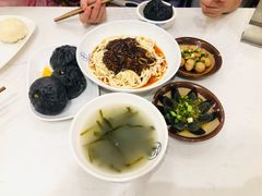 -李与白包子铺(桐梓林店)