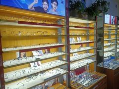 -优医视平价眼镜蔡司依视路折扣工厂店(十里堡店)