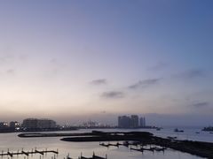 -皇马海口湾海景酒店(万绿园秀英港店)