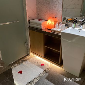 首都是很好、可是压力真的不小、真的觉得自己走路的步伐