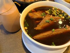 红烧牛肉台湾刀削面-中国厨房/台湾牛肉面