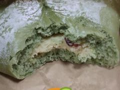 抹茶奶酥软欧包-瑞幸咖啡(创兆广场店)