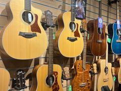 -柏斯音乐艺术中心·钢琴·吉他(上音店)