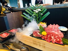 -铭牛烧肉·和牛海鲜自助(高新月牙湖店)
