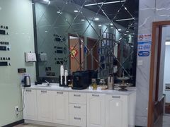 -茂菊口腔连锁(浦东南路店)