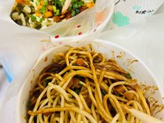 -球场热干面老店