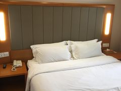 -全季酒店(上海火车站天目西路店)