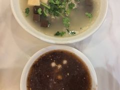 招牌鸭血粉丝汤-百年尹氏汤包(湖南路狮子桥店)