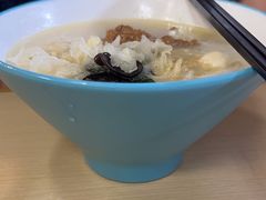 -灵芝妹子海鲜米线(香炉礁山姆店)