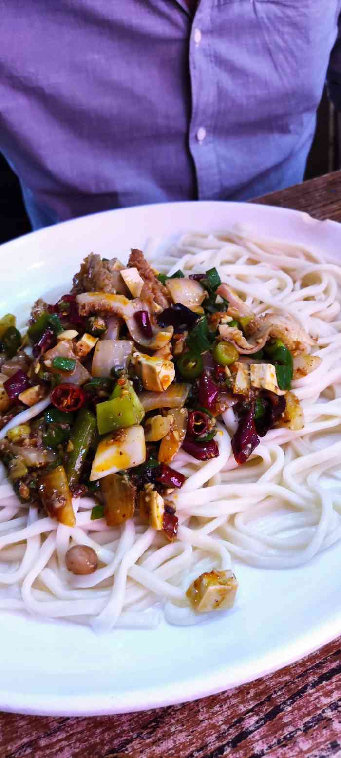 乡村面馆(玄风桥店)-"是算网红面了吧,人真的是很多啊,不过觉得.