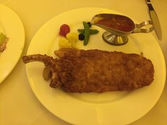 鲜面包粒吉列炸猪排-成桂西餐厅·42年的味道(五大道疙瘩楼店)