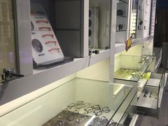 -提一眼镜·蔡司·依视路(小寨店)