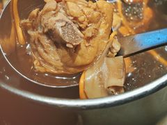 -老牌坊云南鱼豆花火锅(哈西万达店)
