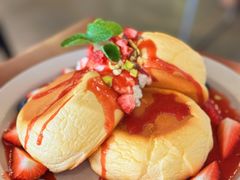 草莓奶油苏芙蕾-UPPER KITCHEN(延安路店)