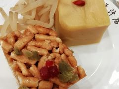 萨其马和豌豆黄-老磁器口豆汁店(天坛店)