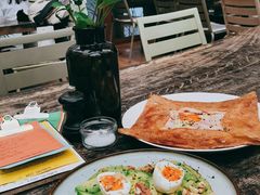 牛油果煮蛋吐司-RAC BAR(安福路店)