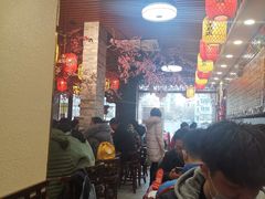 等位区-金杨拉面王小吃面馆·牛三宝面·红烧牛肉粉