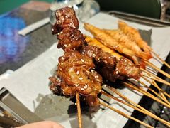 -何妹湿辣牛肉·粤式烧烤砂煲(桂雅路店)
