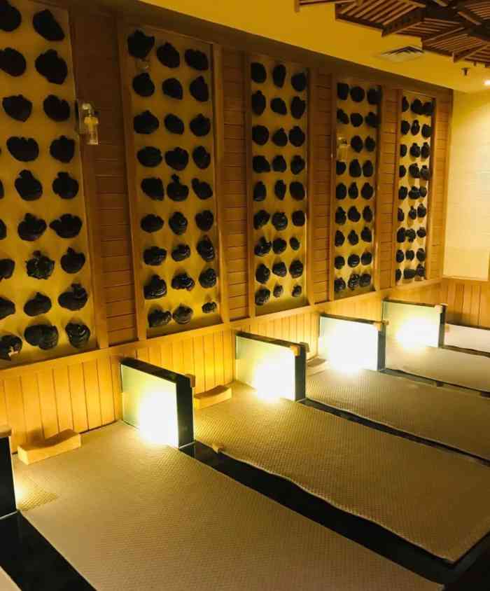 名都嘉年华汗蒸温泉酒店-"据说是沈阳较早时期的豪华洗浴场所,不过如.