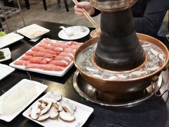-楼外楼大刀肉传统火锅居(繁荣路店)