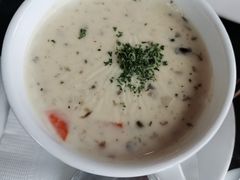 奶油南瓜湯配扇貝和歐芹油-宝莱纳餐厅(滨江店)