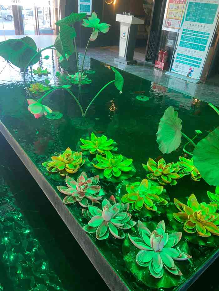 大逸传奇(汤泉店火车南站店)-"[薄荷]环境: 环境很舒适,汗蒸房非常棒.