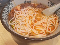 苗家红酸汤牛肉粉-俏凤凰(美林M·LIVE天地东座店)