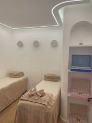 -苗方清颜痘肌研究所