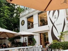 -Mark&Mars Restaurant