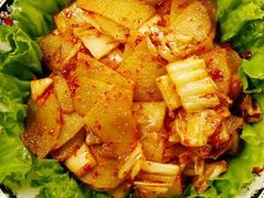 辣白菜炒土豆片-亮子·东北特色烧烤(复悦荟店)
