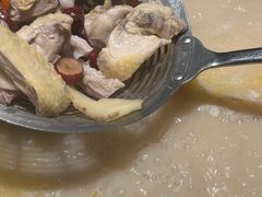 -尚尚仙·酸汤猪手·猪肚鸡火锅(华联万柳购物中心店)