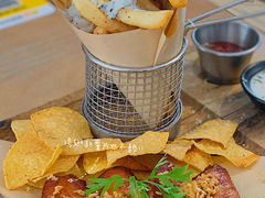 -Mark&Mars Restaurant