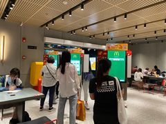 -麦当劳(中山公园龙之梦店)
