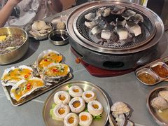 -围炉肉舍•炭烤活鳗•丹东海鲜烤肉(步行街店)