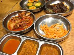 -青瓦炭韩潮烤肉(花园道店)