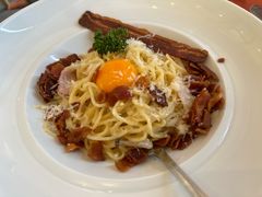 -Chom Cafe and Restaurant